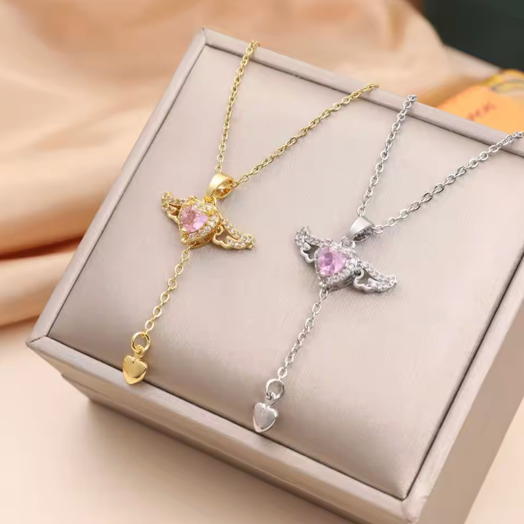 Angel Wings Movement Necklace 💖🪽