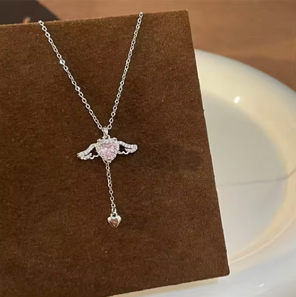 Angel Wings Movement Necklace 💖🪽